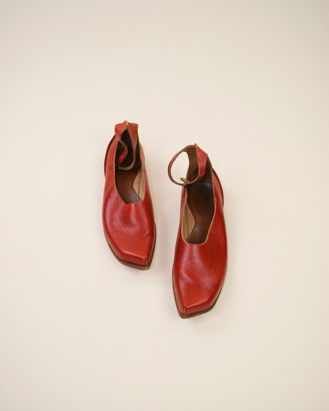 Cydwoq Red Leather Mary Jane Flats - Size 36.5, 6