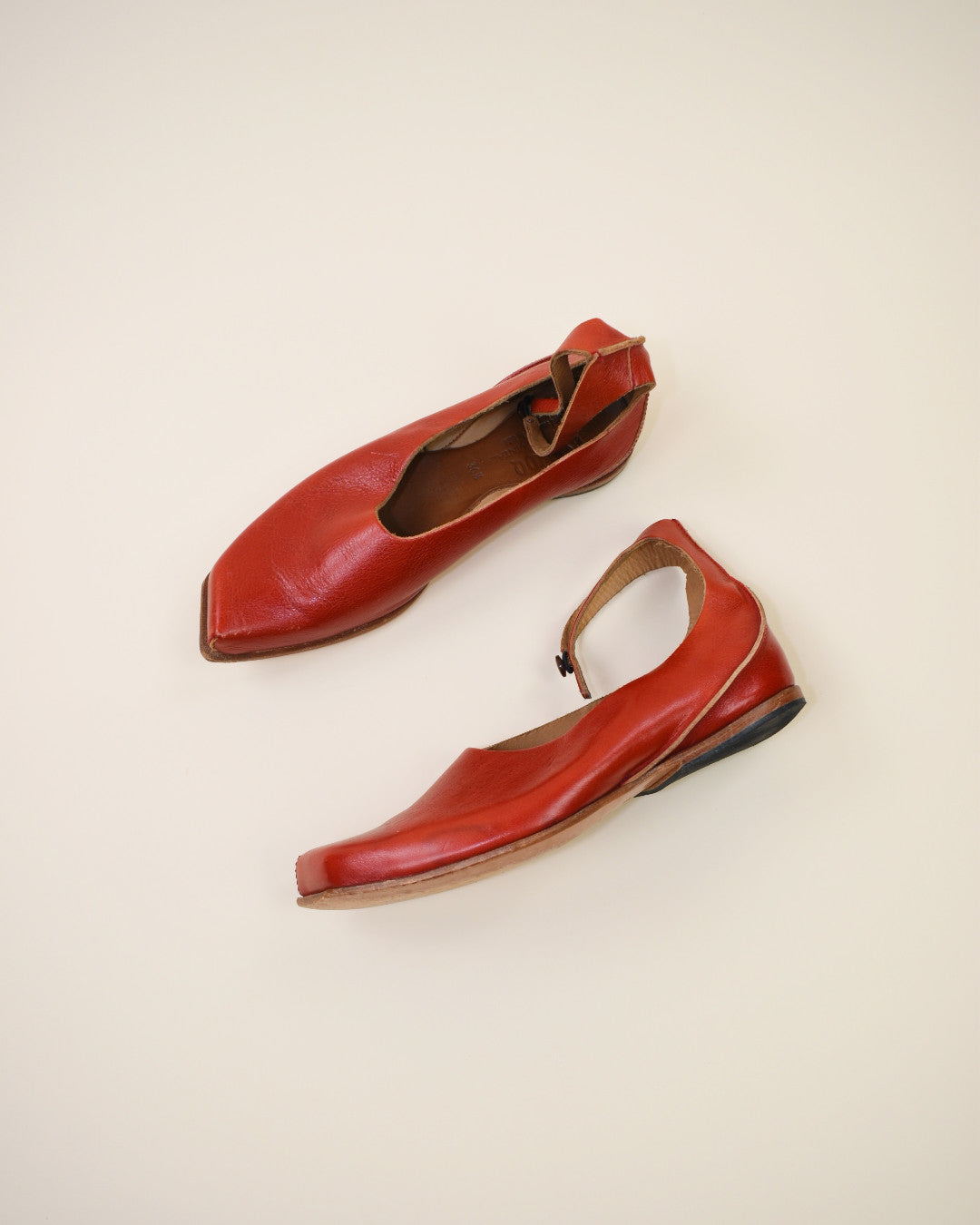 Cydwoq Red Leather Mary Jane Flats - Size 36.5, 6